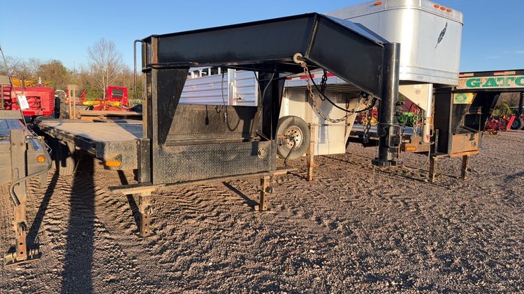 Image for 2017 GATORMADE 21' GOOSENECK TRAILER