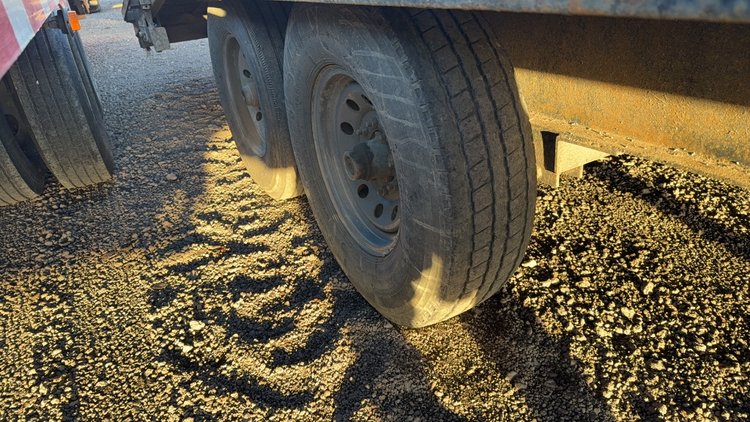 Image for 2017 GATORMADE 21' GOOSENECK TRAILER