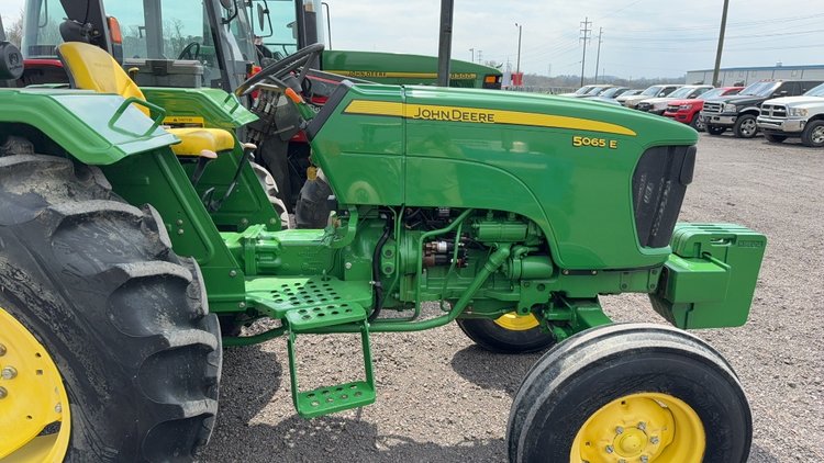 Image for JOHN DEERE 5065E TRACTOR