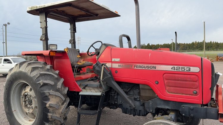 Image for MASSEY FERGUSON 4253 TRACTOR