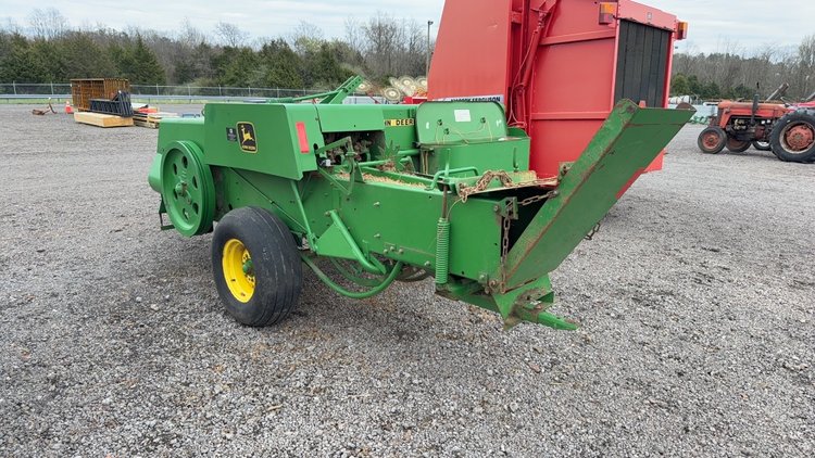 Image for JOHN DEERE 328 SQUARE BALER