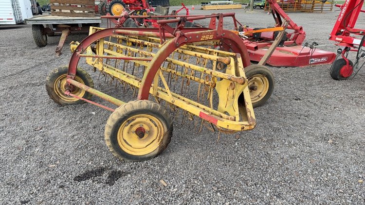 Image for NEW HOLLAND 256 SIDE DELIVERY RAKE