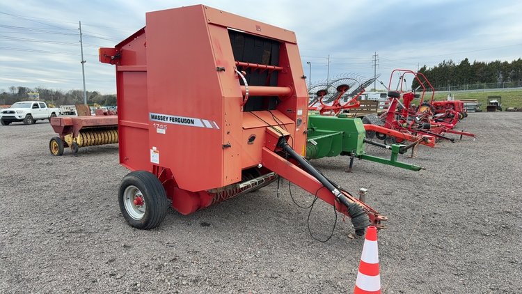 Image for MASSEY FERGUSON 1745 ROUND BALER