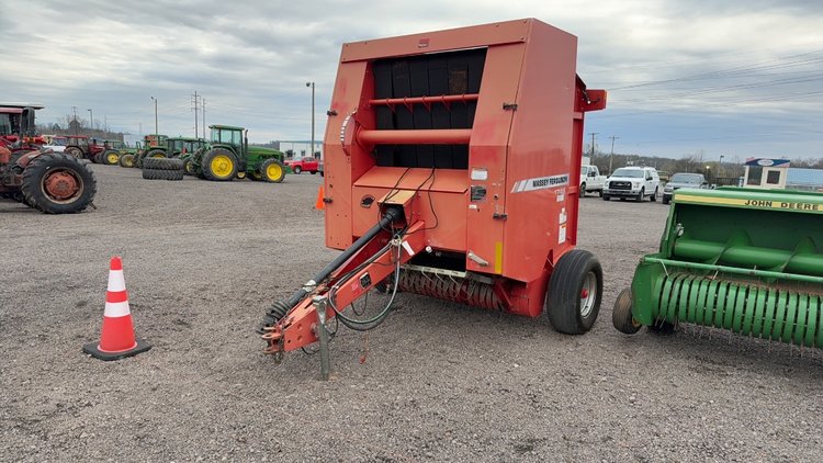 Image for MASSEY FERGUSON 1745 ROUND BALER