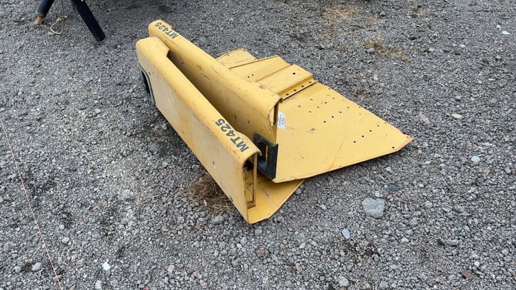 Image for QTY (2) MASSEY FERGUSON TRACTOR FENDERS