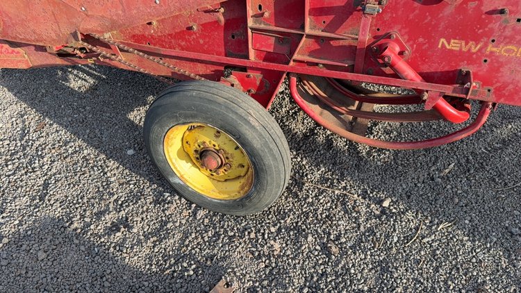 Image for NEW HOLLAND 273 SQUARE BALER