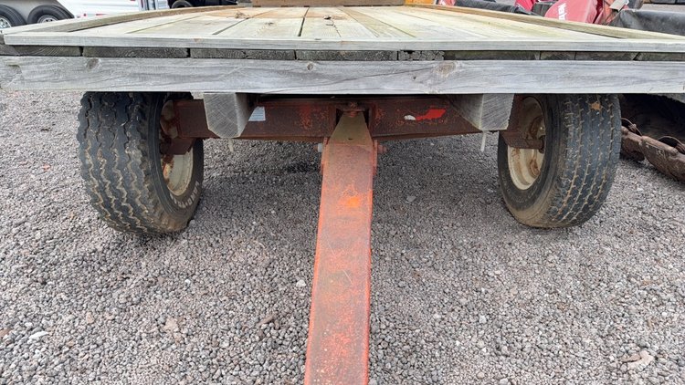 Image for 6 LUG WAGON RUNNING GEAR