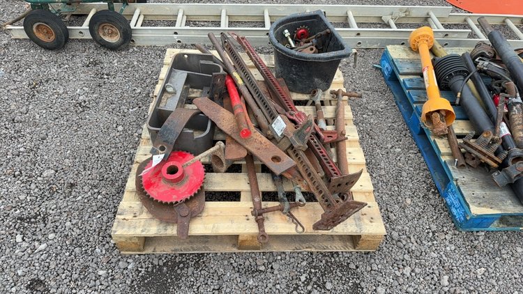 Image for PALLET OF MISC TRACTOR PARTS