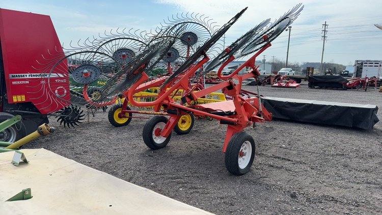 Image for KUHN SR108 PULL TYPE 8 WHEEL V RAKE