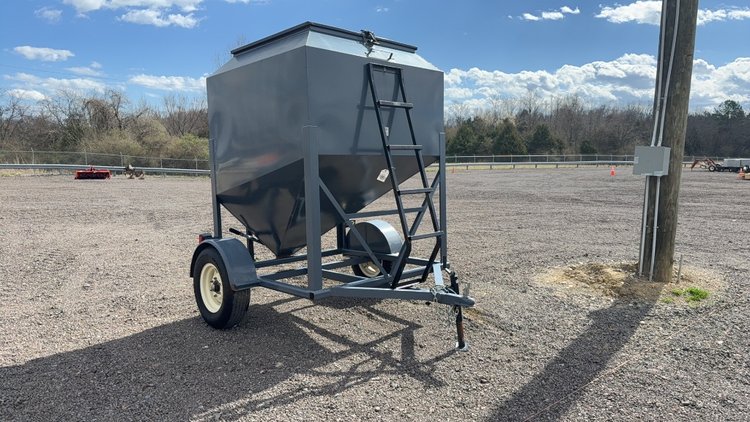 Image for L-H VERSA TOTE TOWABLE FEED BIN
