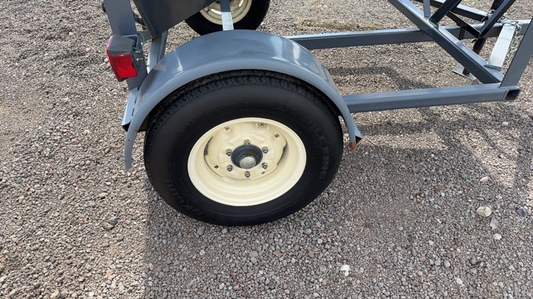 Image for L-H VERSA TOTE TOWABLE FEED BIN