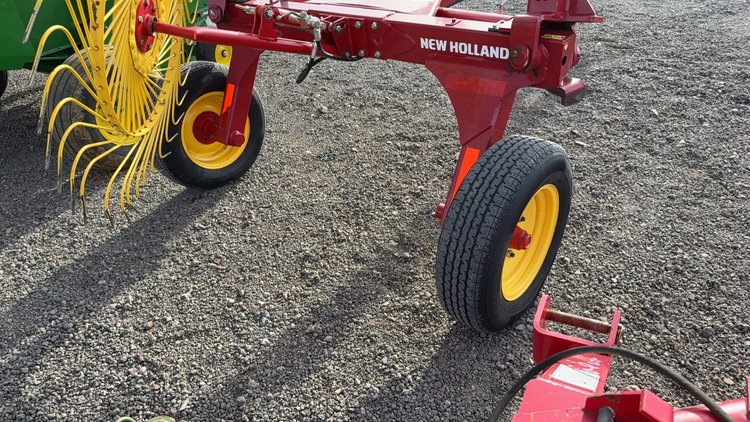 Image for 2016 NEW HOLLAND 1022 V RAKE