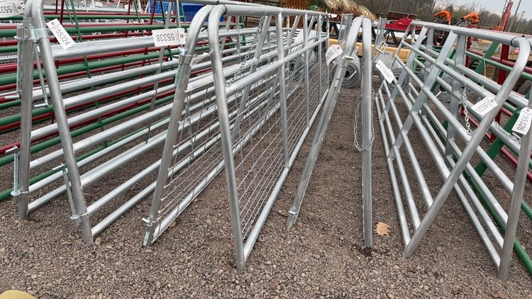 Image for QTY (1) 16' WIRE GATE