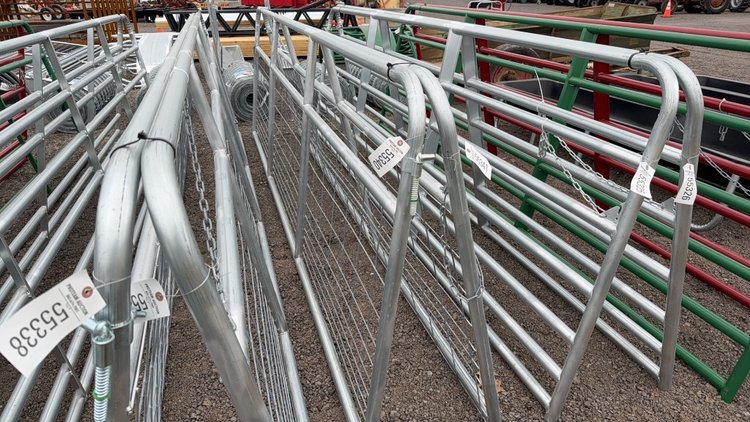Image for QTY (1) 14' WIRE GATE
