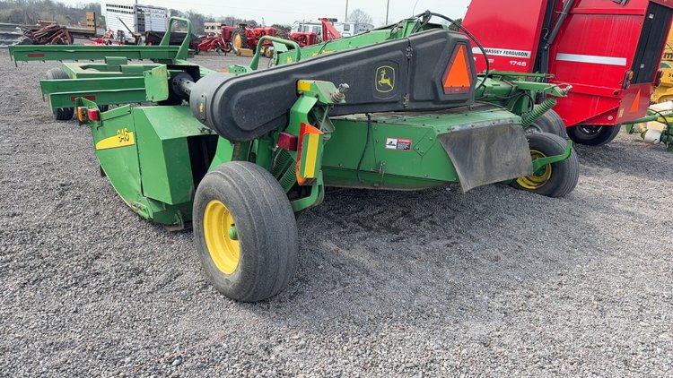 Image for JOHN DEERE 946 13' CENTER PIVOT DISCBINE