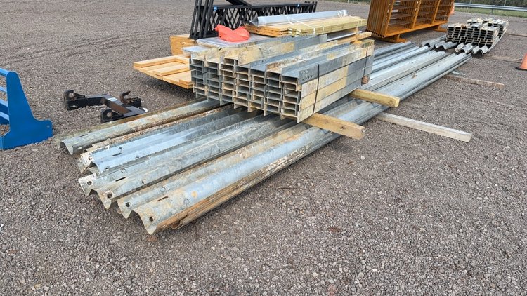 Image for APPROX 20 PCS OF 25' GUARDRAIL,