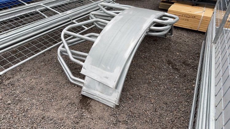 Image for HORSE ROUND BALE FEEDER