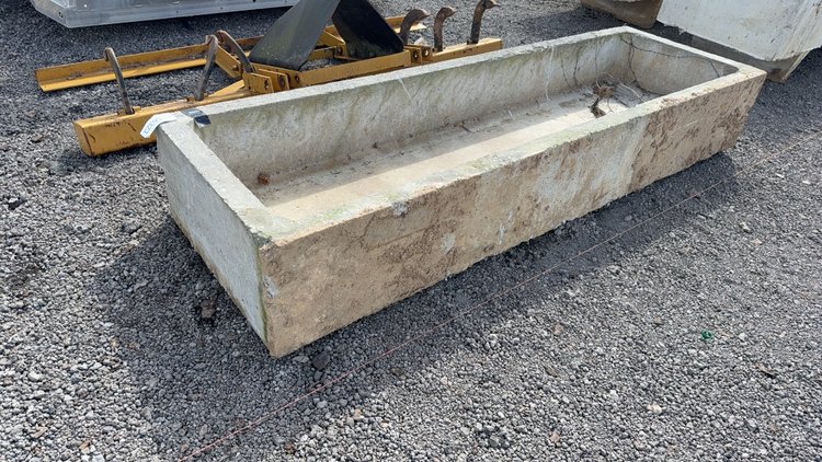 Image for 8' CONCRETE FEED BUNK