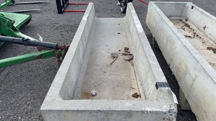Image for 8' CONCRETE FEED BUNK