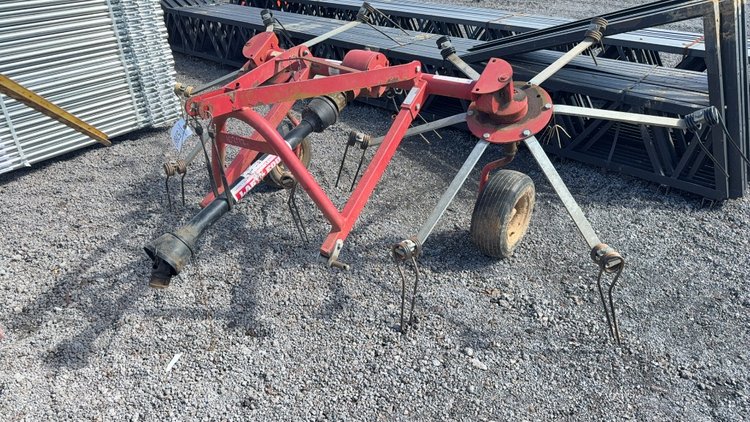 Image for DAROS 3-POINT HITCH 2 BASKET HAY TEDDER