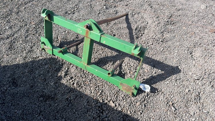 Image for JOHN DEERE HOOKUP 3 PRONG BALE SPEAR