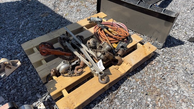 Image for PALLET OF MANUAL CHAIN HOISTS