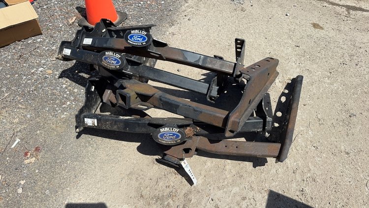 Image for QTY(5) FORD TRAILER HITCH