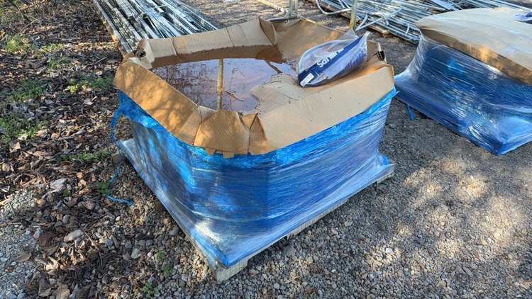 Image for PALLET OF BLUE COILED AIR LINES