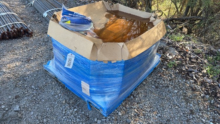 Image for PALLET OF BLUE COILED AIR LINES