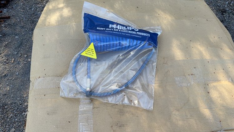 Image for PALLET OF BLUE COILED AIR LINES