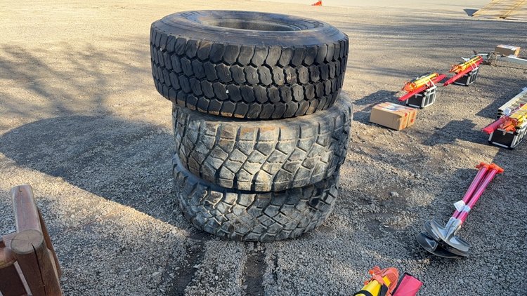 Image for QTY(3) 445/ 65 R22.5 TRUCK TIRES