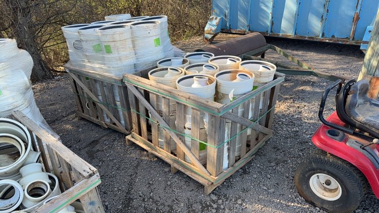 Image for QTY (2) PALLET OF PVC TEE FITTINGS