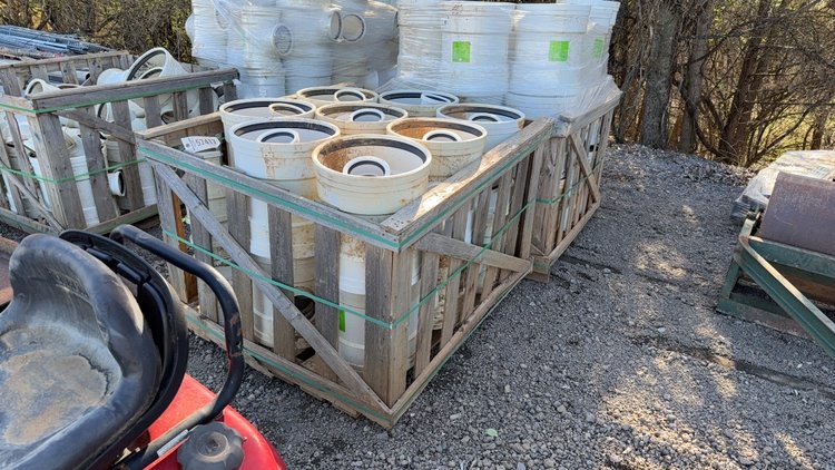 Image for QTY (2) PALLET OF PVC TEE FITTINGS