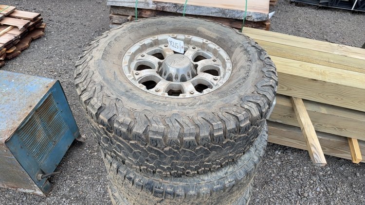 Image for QTY(4) BF GOODRICH 315/70 R17 TRUCK TIRES