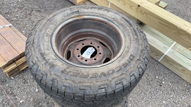 Image for QTY(4) COOPER DISCOVERY 245/70R17 TRUCK TIRES