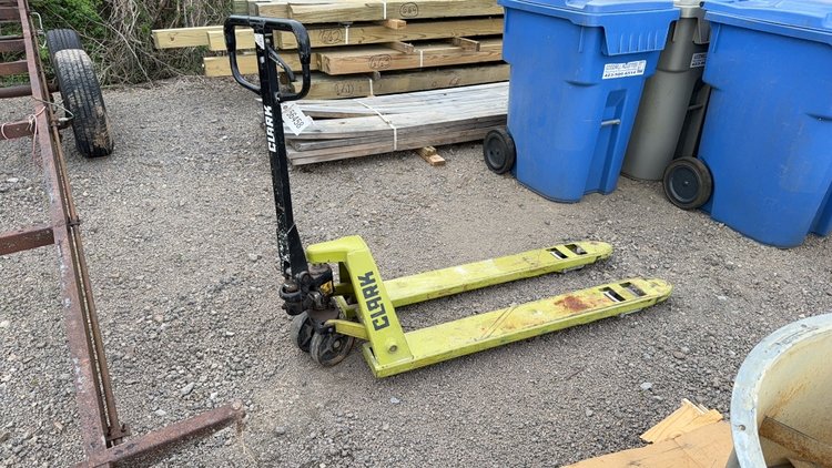Image for CLARK MANUAL PALLET JACK