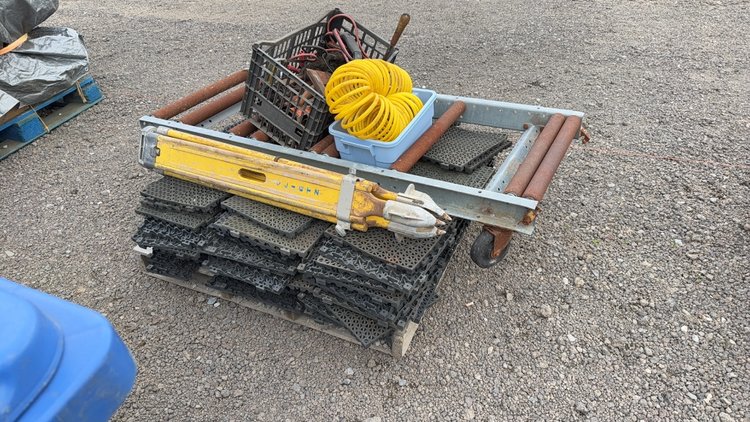 Image for PALLET OF GRIP MAT AND MISC TOOLS