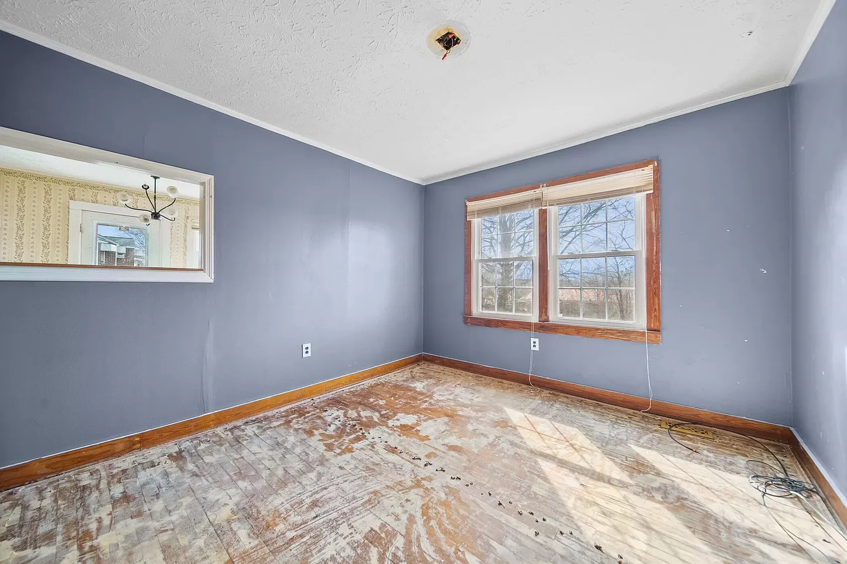 Image for ABSOLUTE REAL ESTATE AUCTION - THURSDAY APRIL 4TH AT 9AM