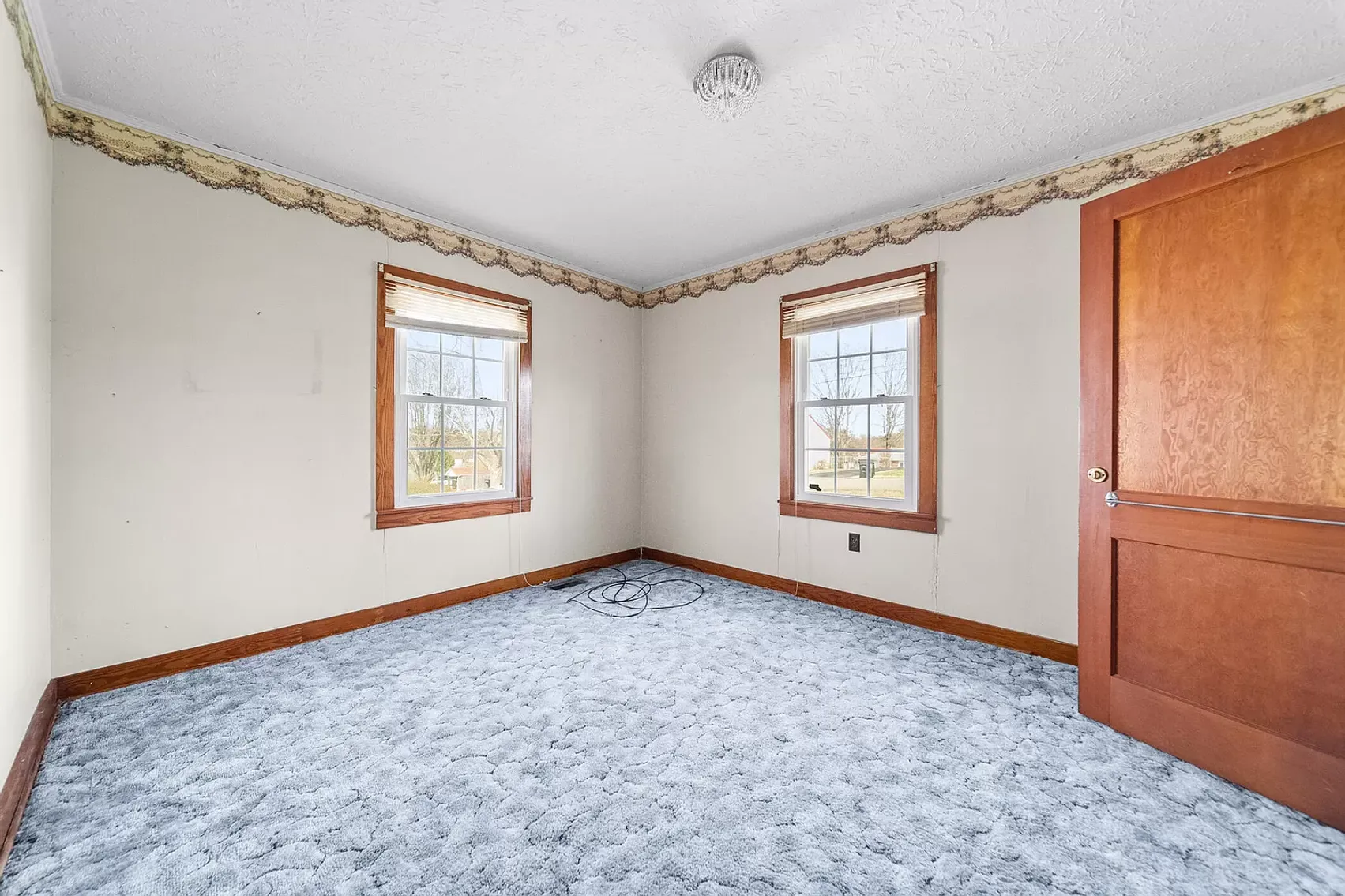 Image for ABSOLUTE REAL ESTATE AUCTION - THURSDAY APRIL 4TH AT 9AM