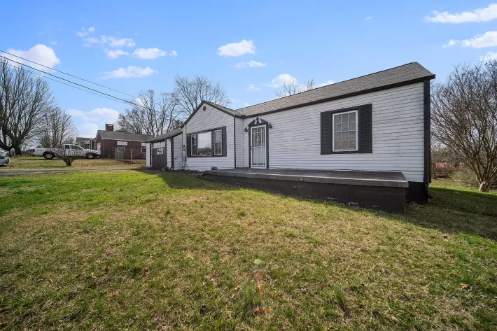 Image for ABSOLUTE REAL ESTATE AUCTION - THURSDAY APRIL 4TH AT 9AM