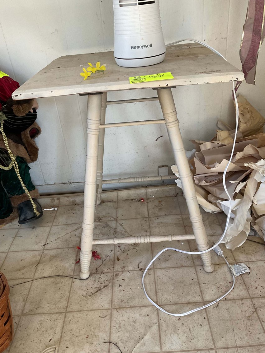 Image for Large Collection of Antiques and Glassware