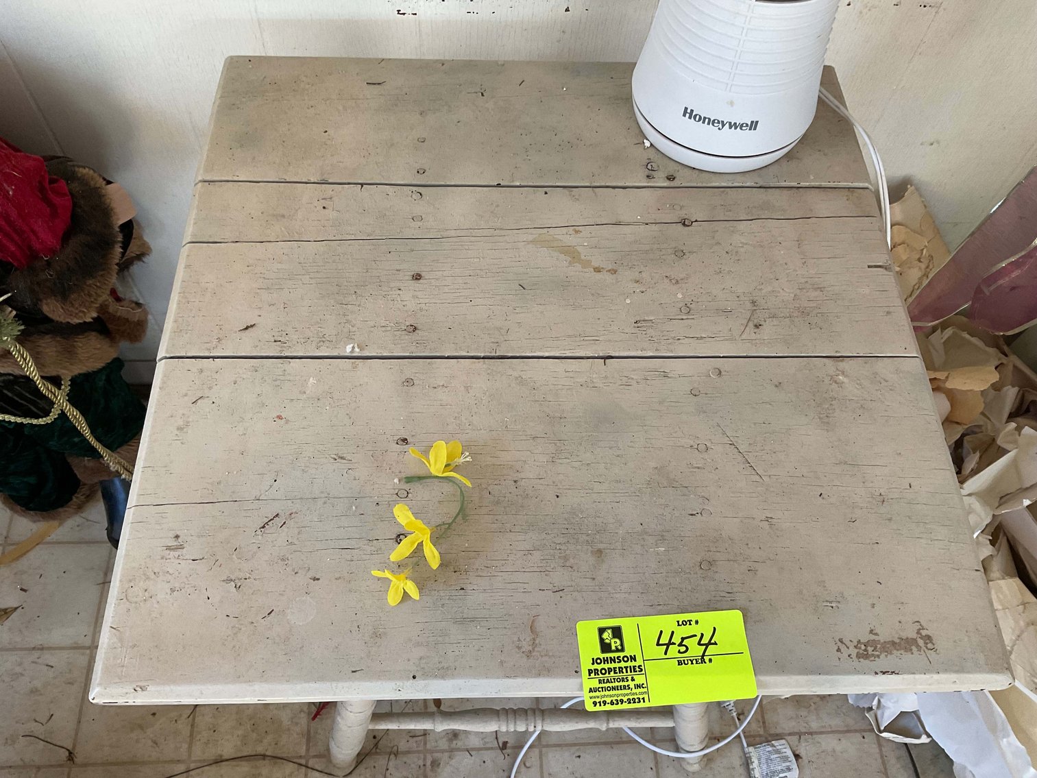 Image for Large Collection of Antiques and Glassware