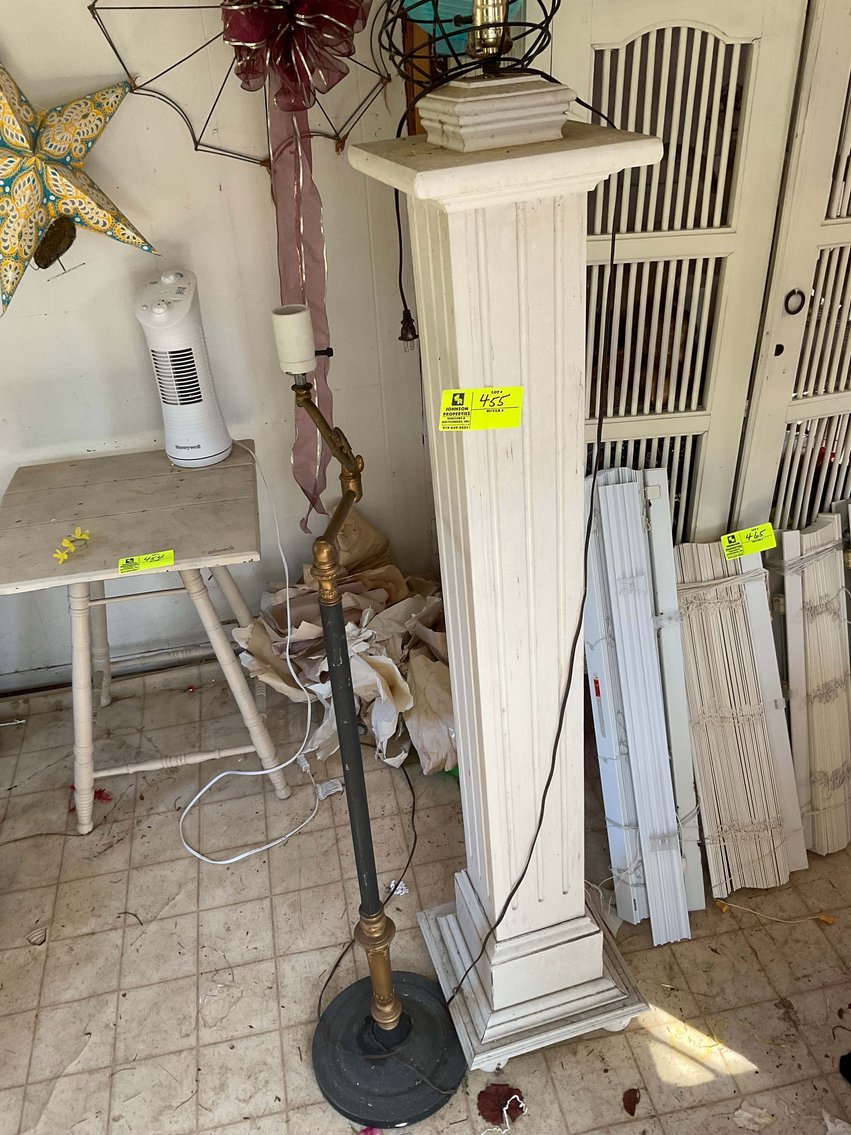 Image for Large Collection of Antiques and Glassware