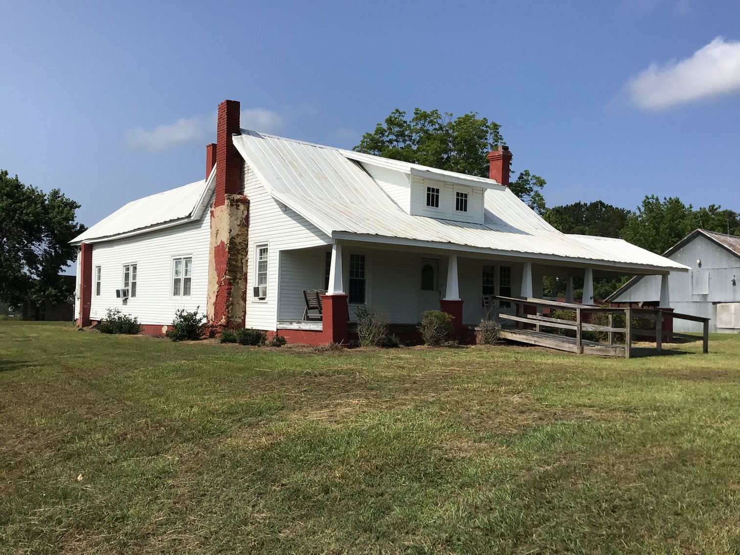 Image for Large Farmhouse located on nearly 2 acres in Johnston County!