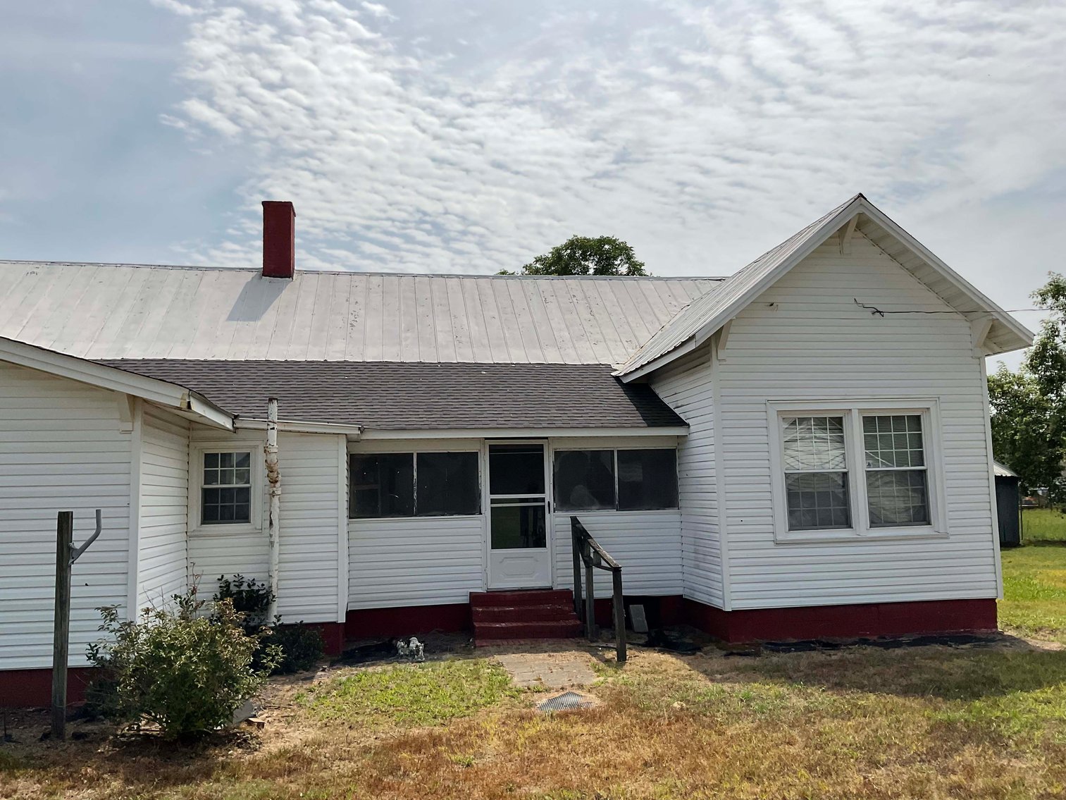 Image for Large Farmhouse located on nearly 2 acres in Johnston County!