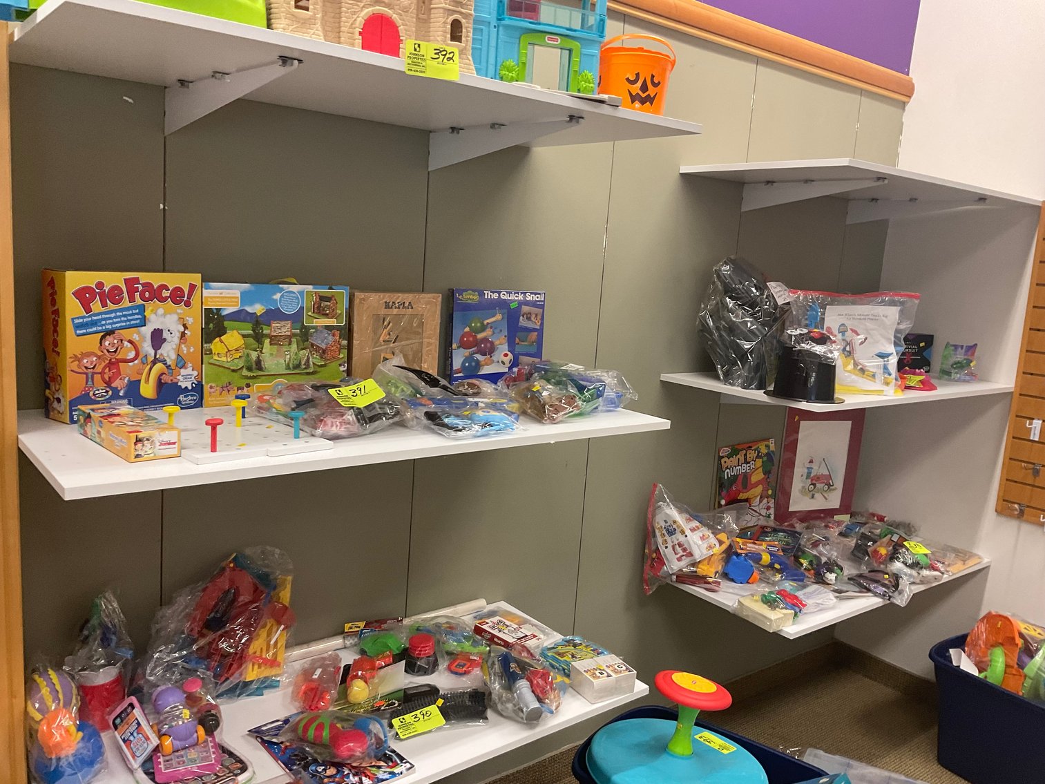 Image for Mama's House of Thrift LIVE Liquidation Auction