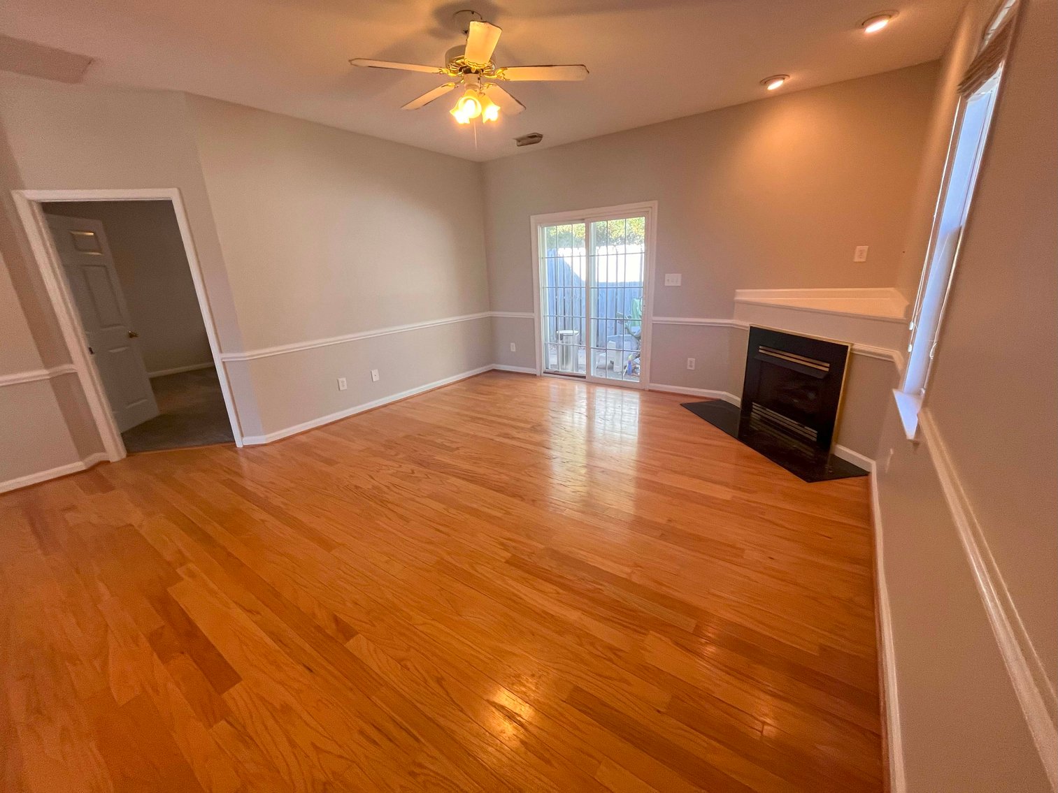 Image for Beautiful Single Family 2 Bedroom Townhome!