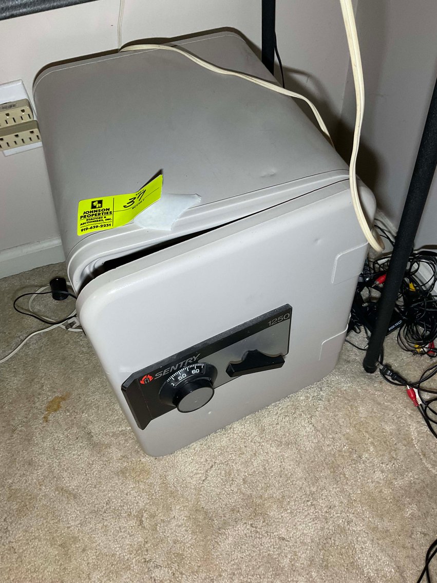 Image for Estate (deceased name withheld at family's request)  Online Only Auction in Eastover, NC