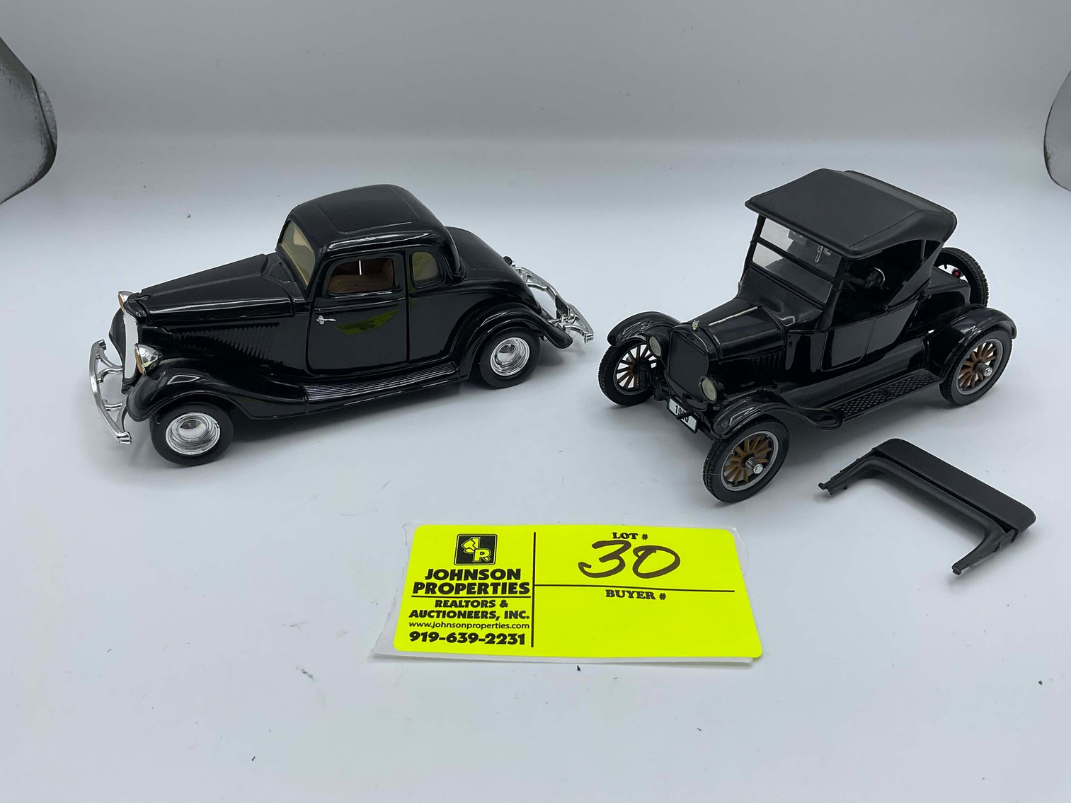 Image for Madura Estate (deceased) Collectible Die Cast Car Auction