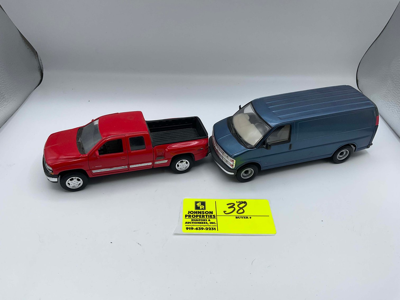 Image for Madura Estate (deceased) Collectible Die Cast Car Auction